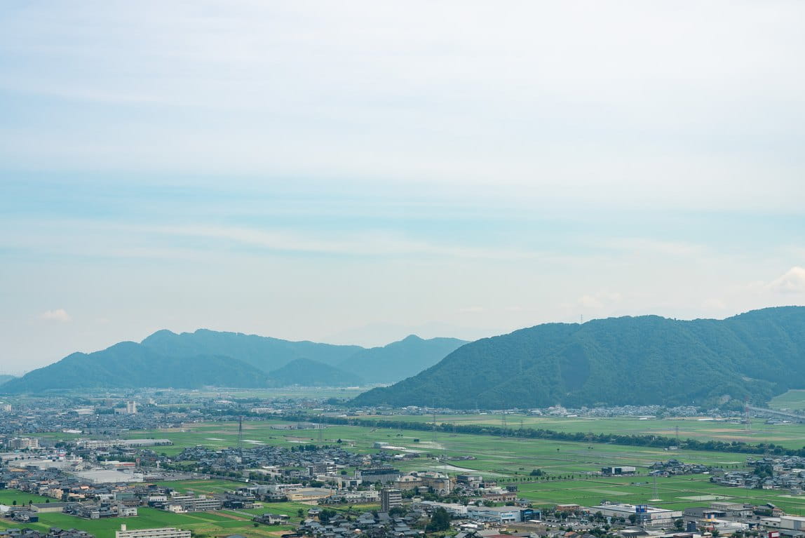 福井の山並みと街並み